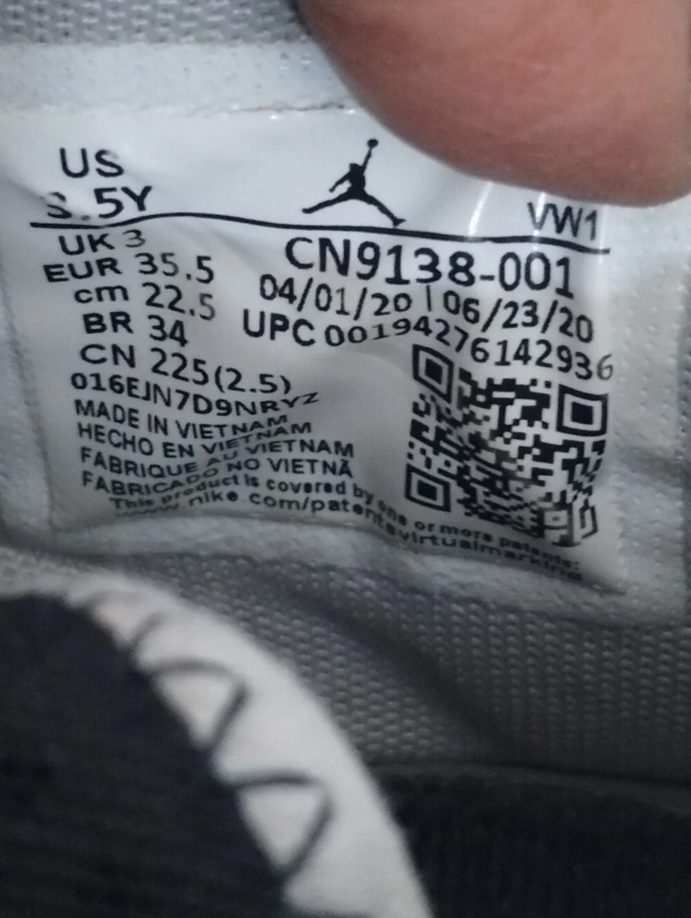 Youth Nike Air Jordan Zoom 92 Black & Red Basketball Sneakers - Picture 11 of 14